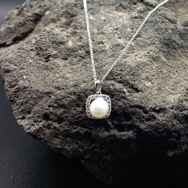 Gargantilla de perla con diamantes