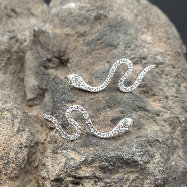 Aretes de diamante en forma de serpiente