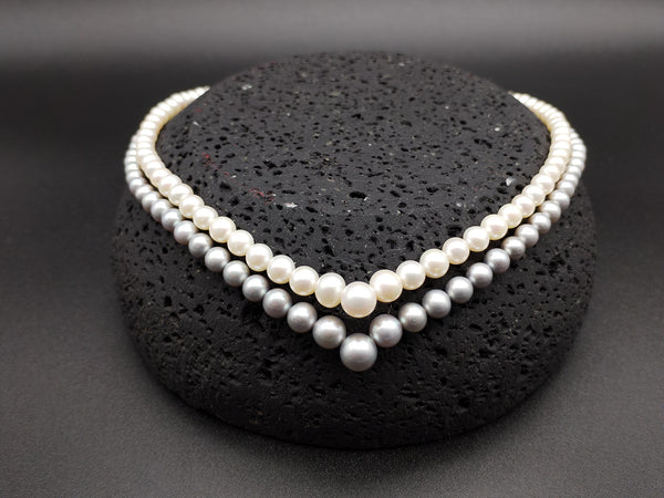 Gargantilla de perlas en dos hilos en pico.